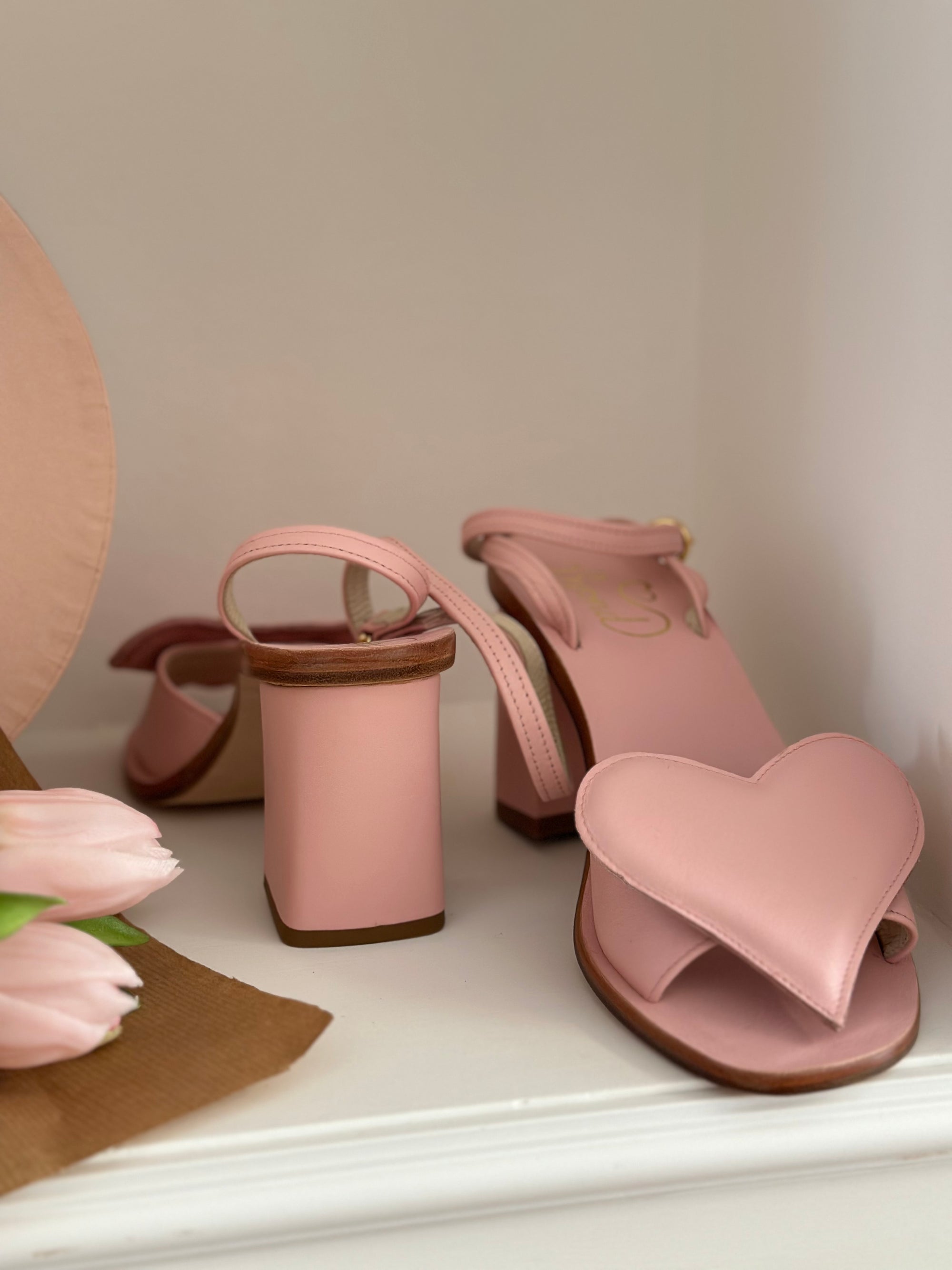 Sandalo in pelle rosa