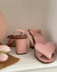 Sandalo in pelle rosa