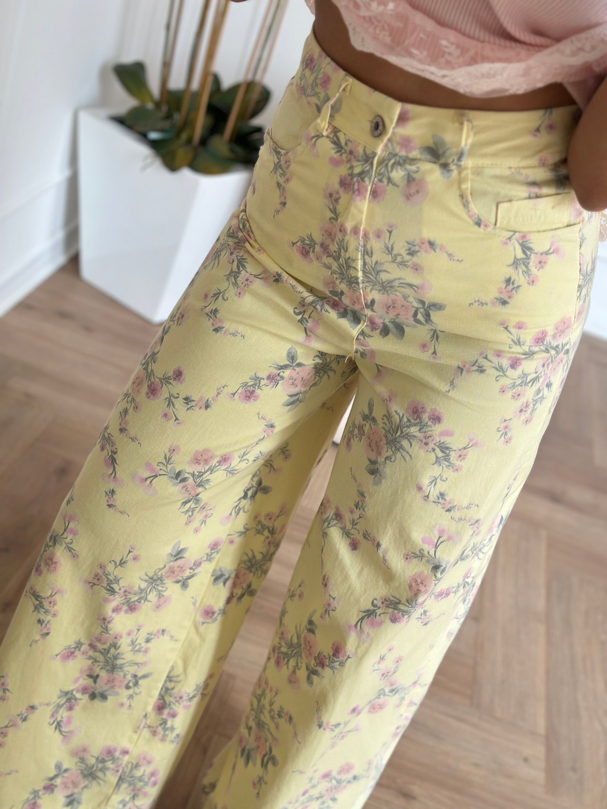 Pantalone flowers
