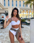 Costume bianco due pezzi