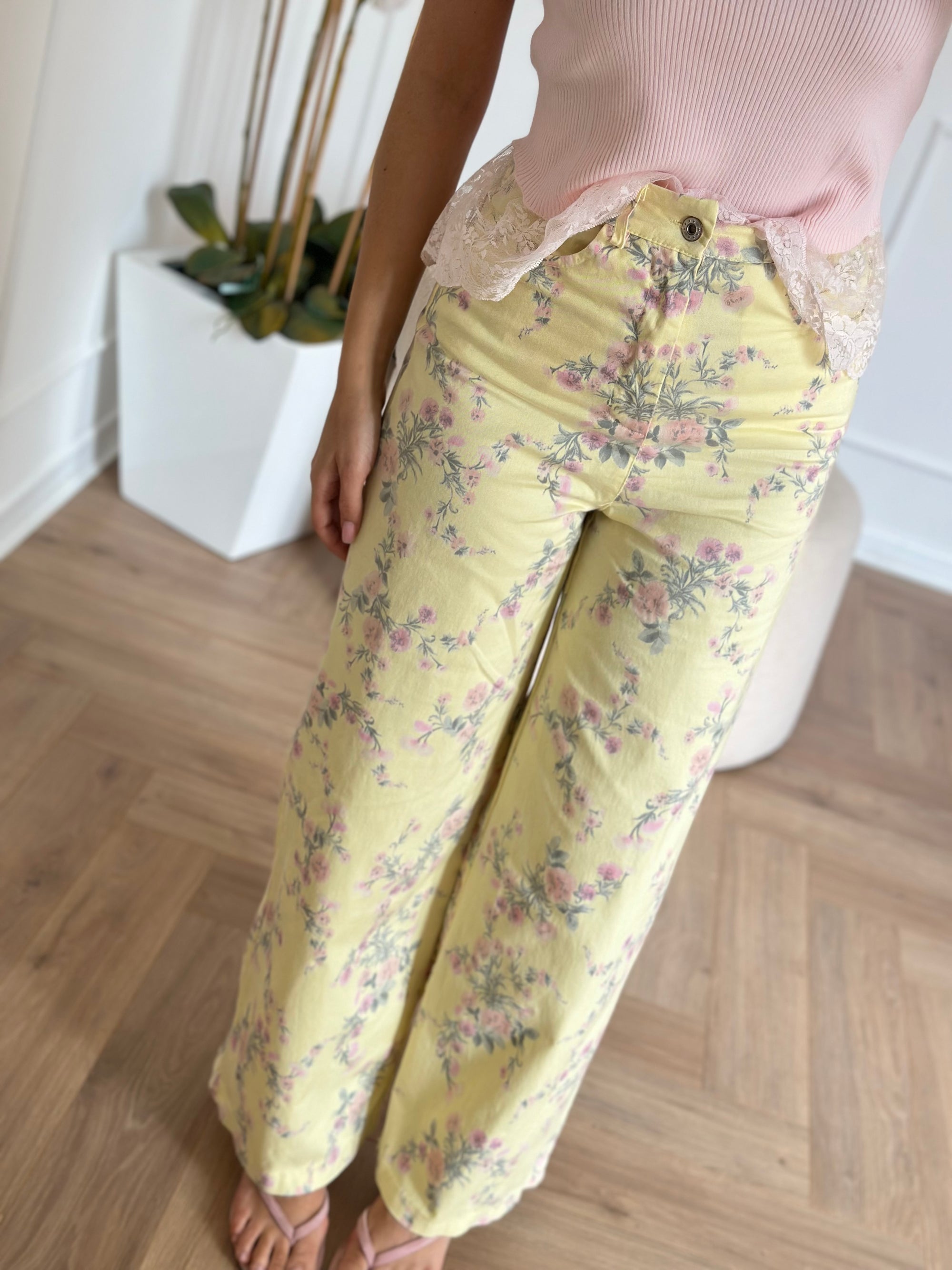 Pantalone flowers