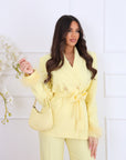 Tailleur piume gialli