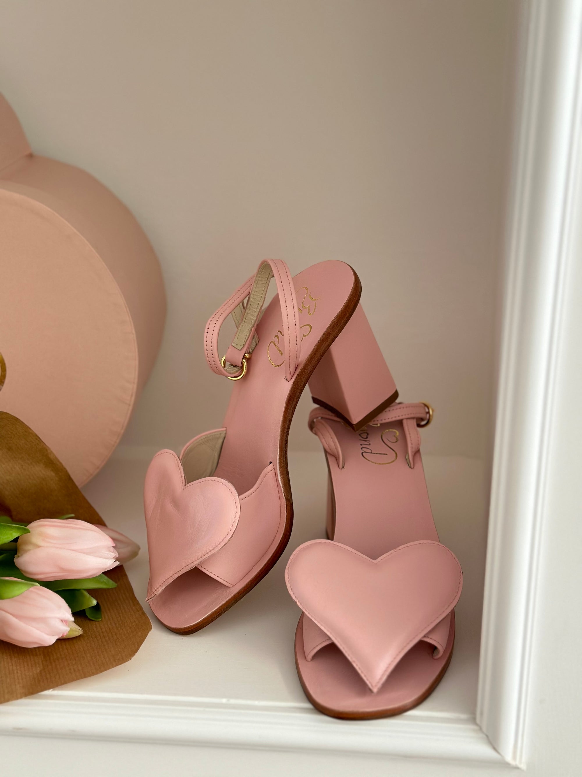 Sandalo in pelle rosa