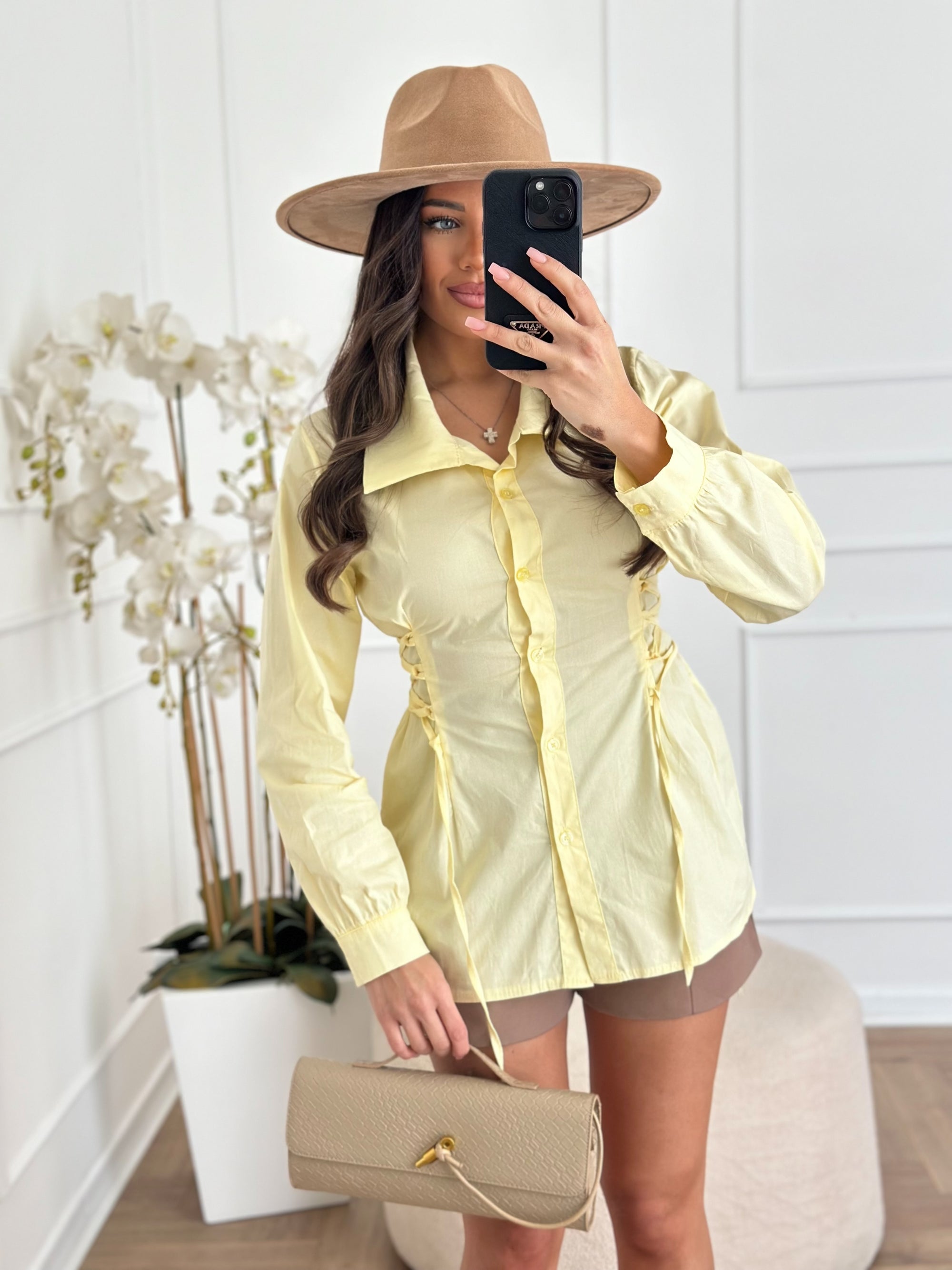 camicia stringhe gialla
