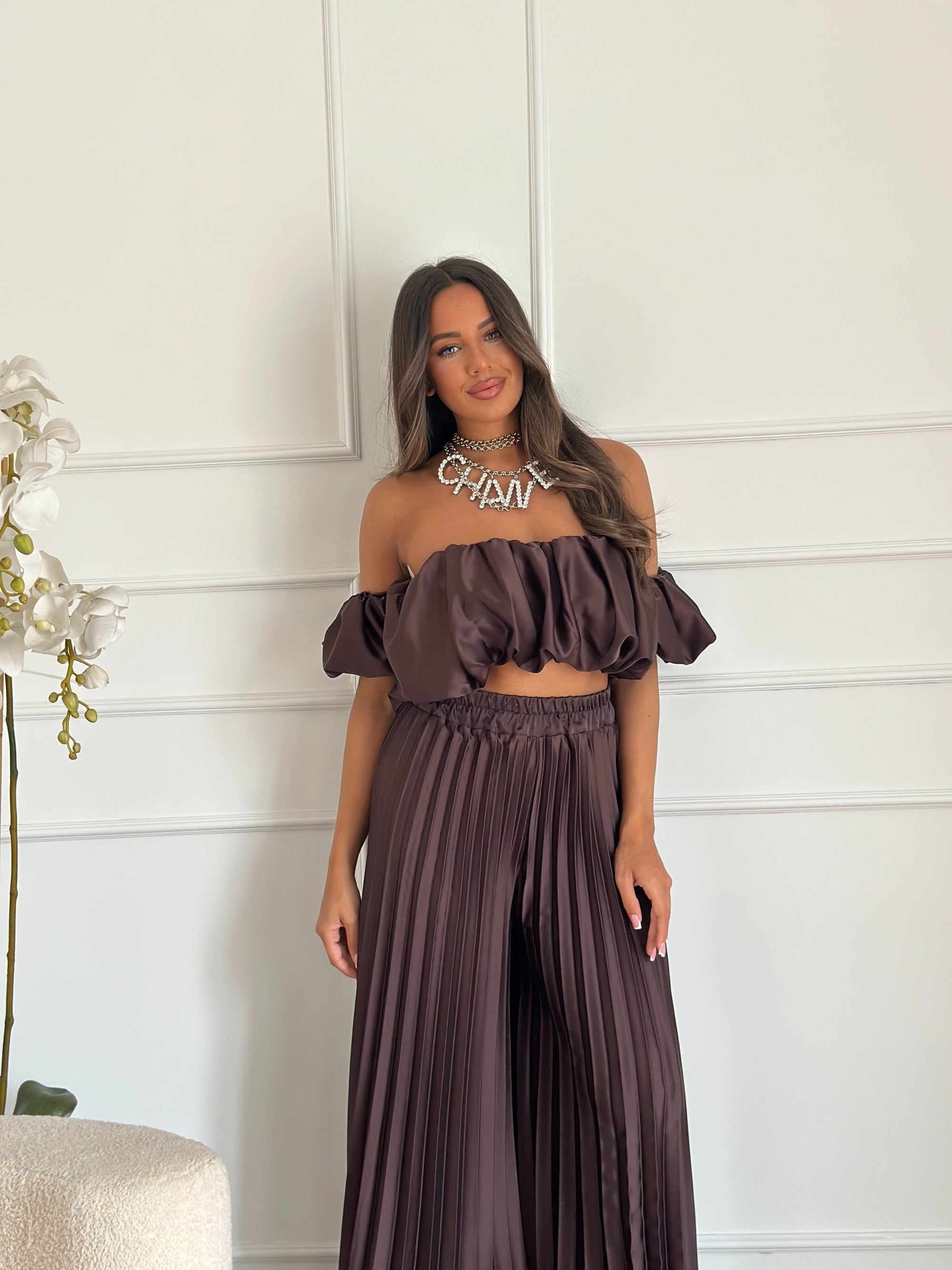 coordinato taylor marrone