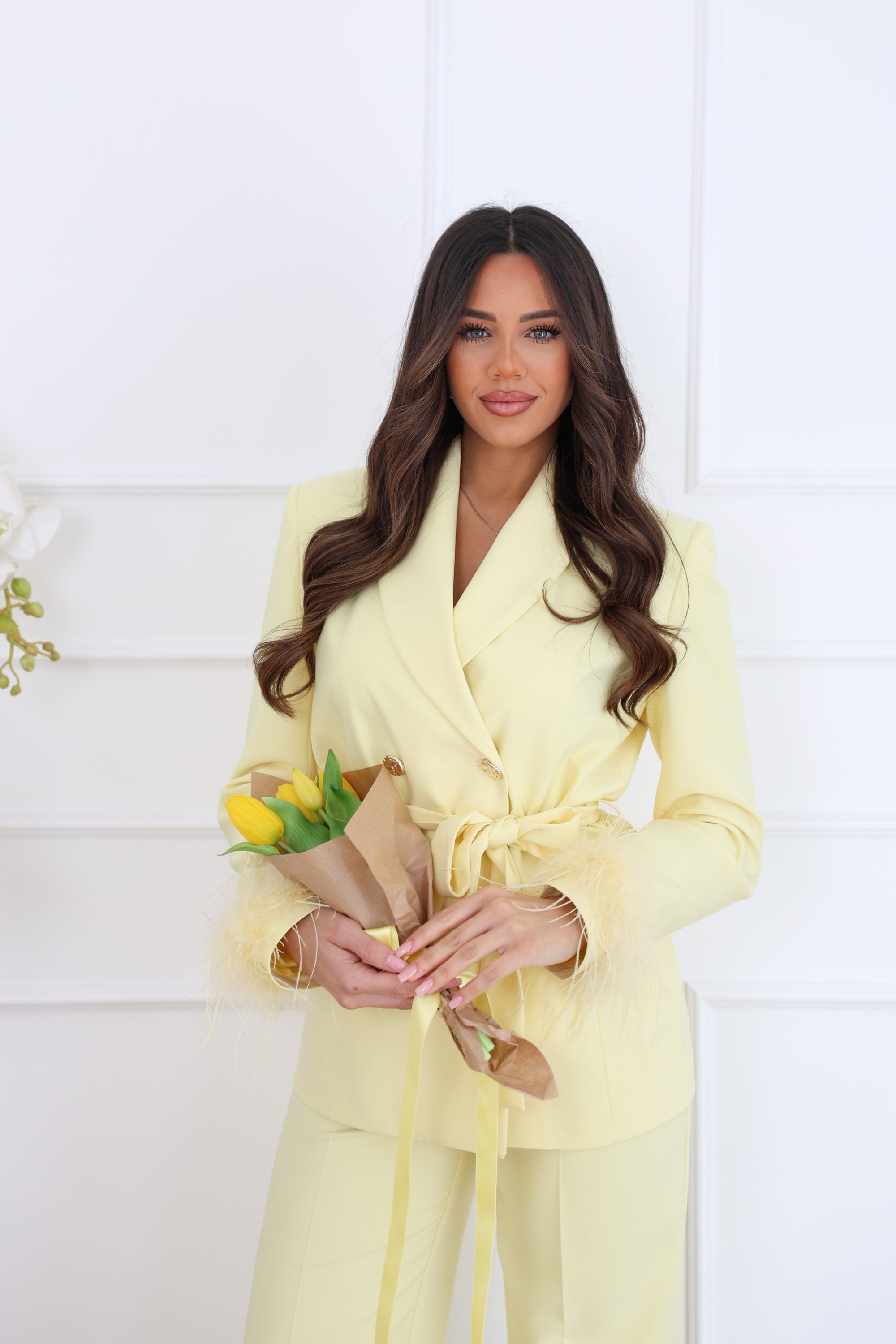 Tailleur piume gialli