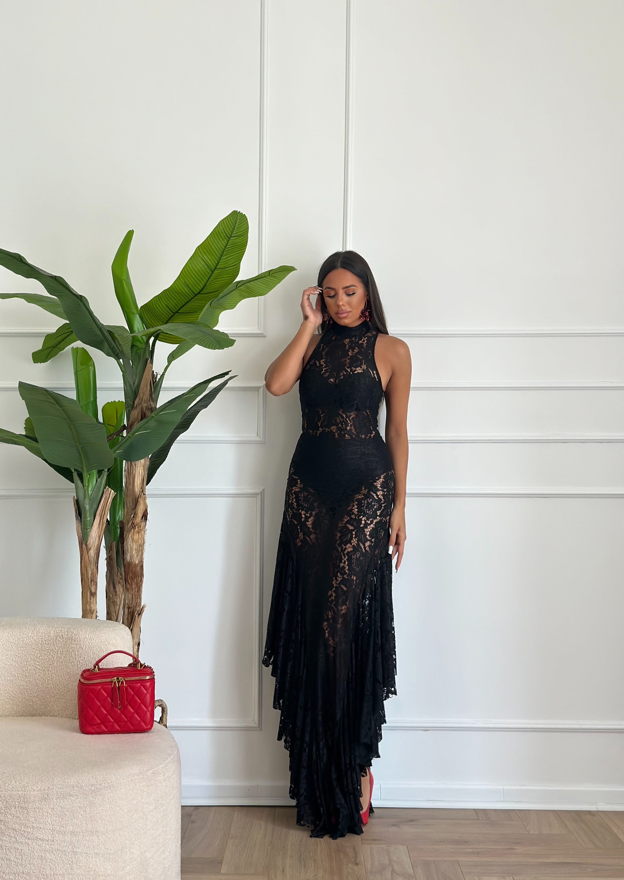 Abito in pizzo nero